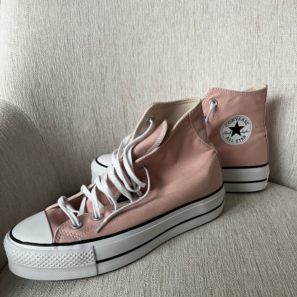 Blush Platform high top converse (never worn)